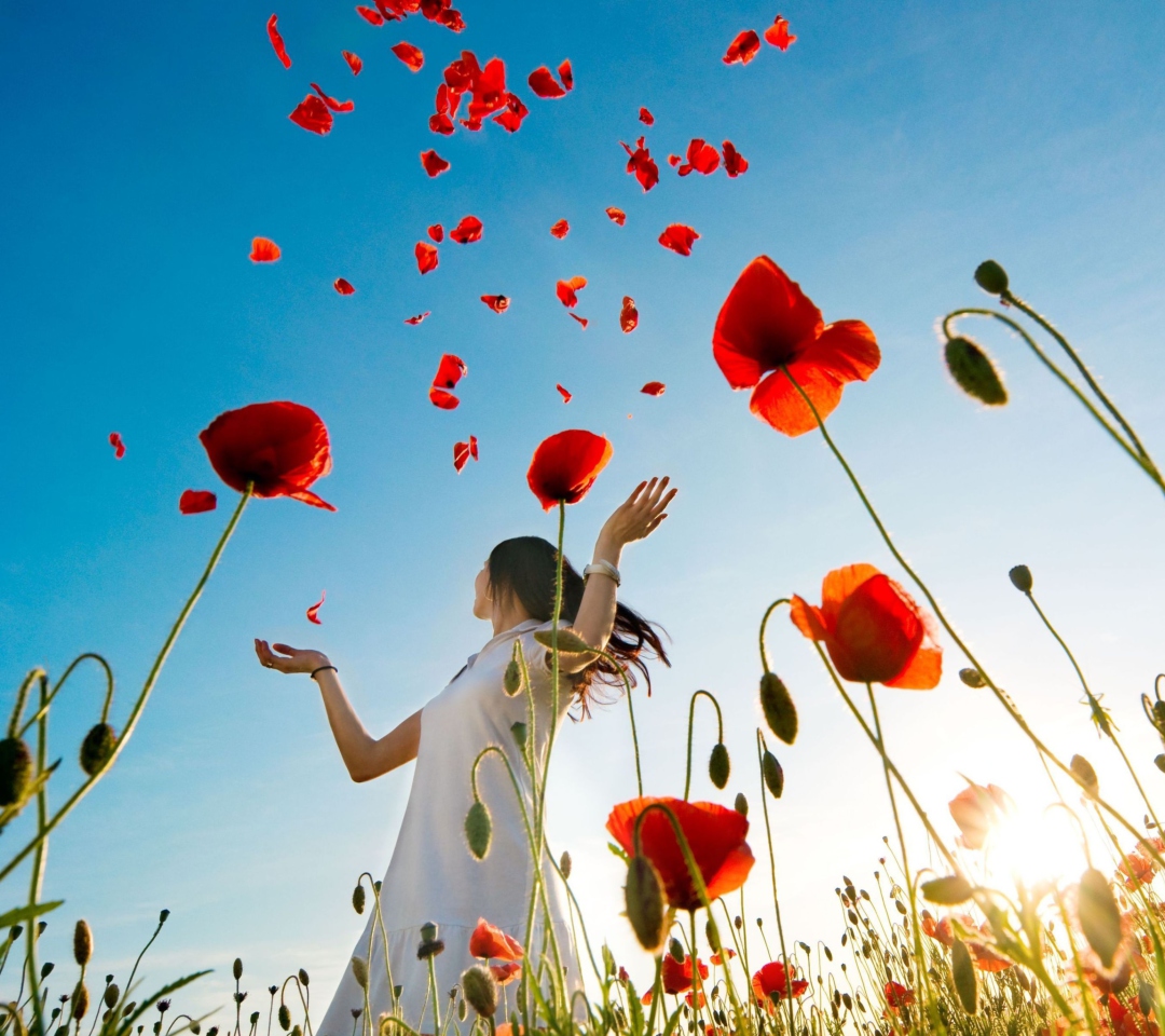 Screenshot №1 pro téma Girl In Poppy Field 1080x960