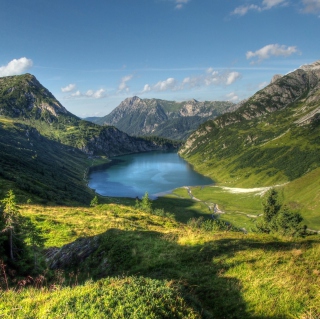 Lake In Austria sfondi gratuiti per 2048x2048