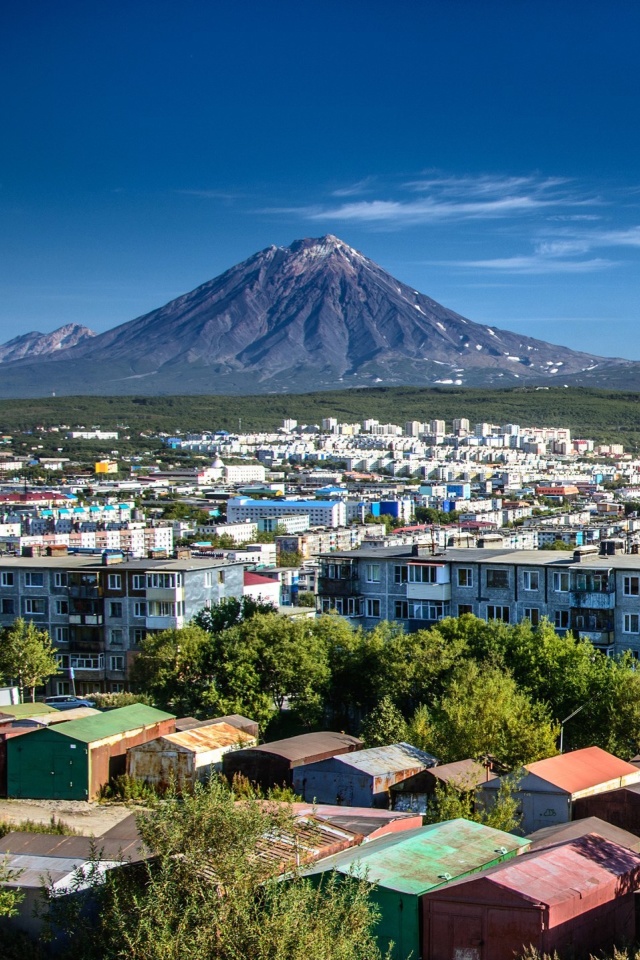 Fondo de pantalla Kamchatka 640x960