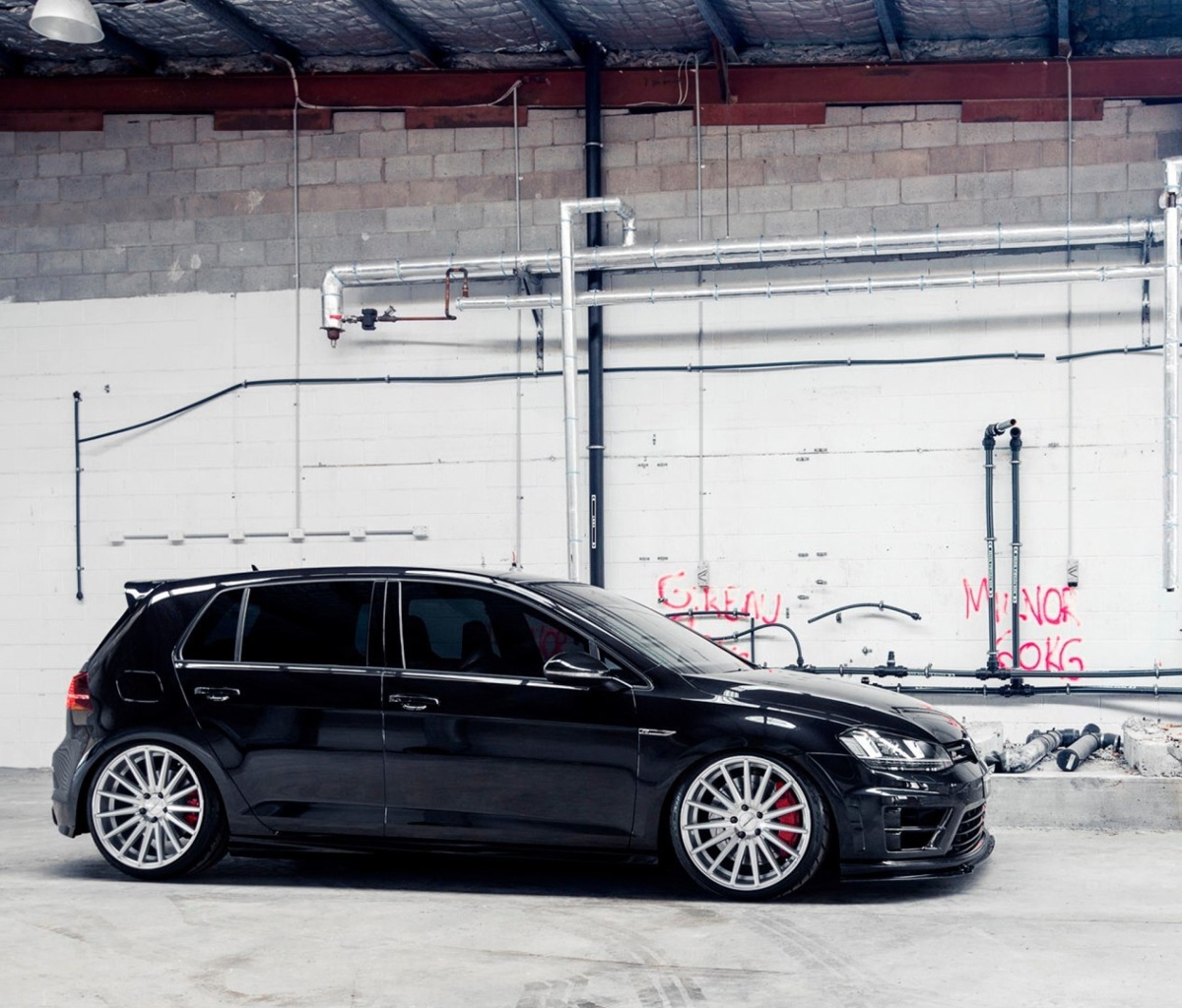 Screenshot №1 pro téma Volkswagen Golf R 2 0T Vossen Wheels 1200x1024