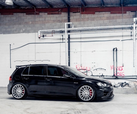 Screenshot №1 pro téma Volkswagen Golf R 2 0T Vossen Wheels 480x400