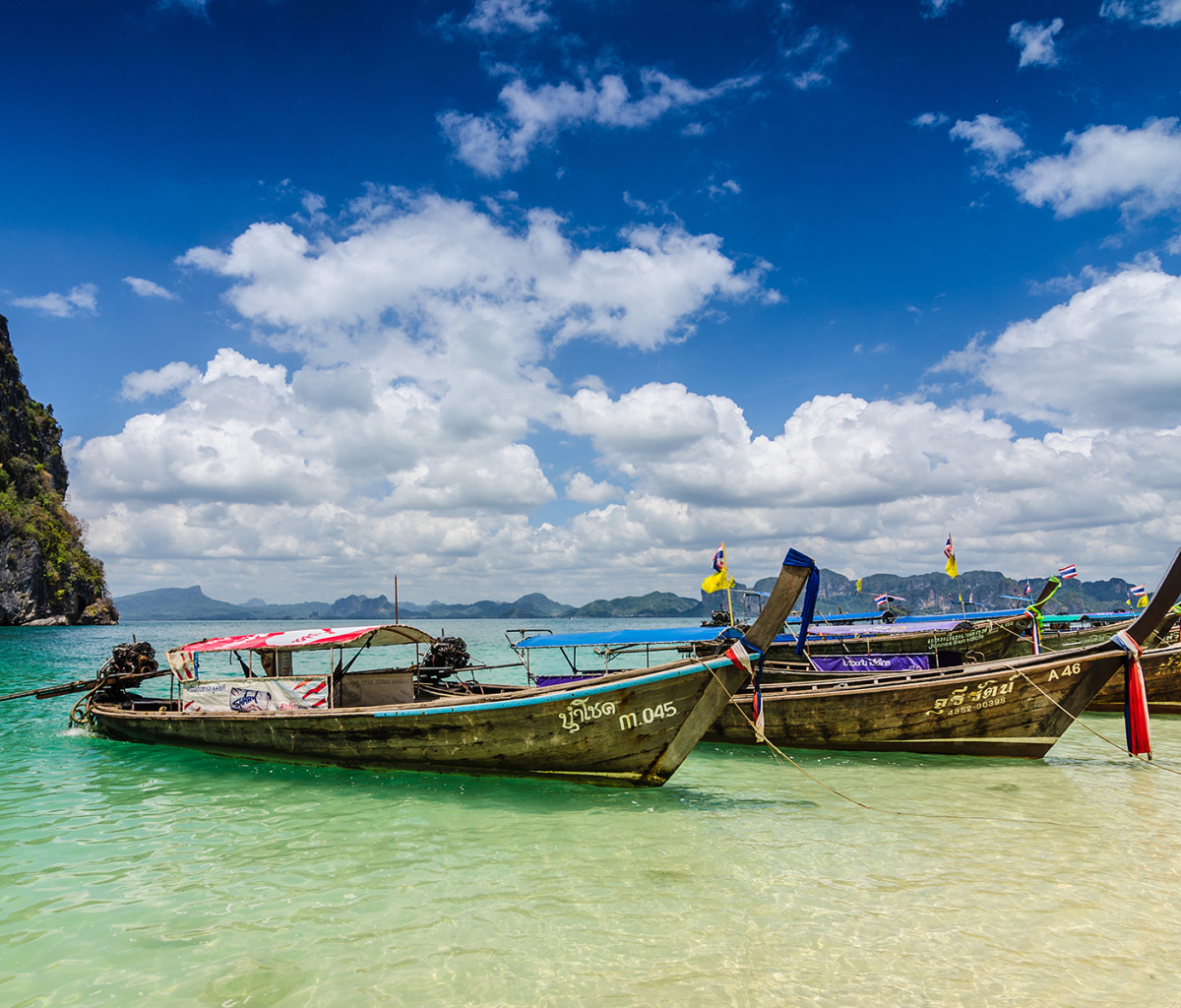 Fondo de pantalla Boats in Thailand Phi Phi 1200x1024