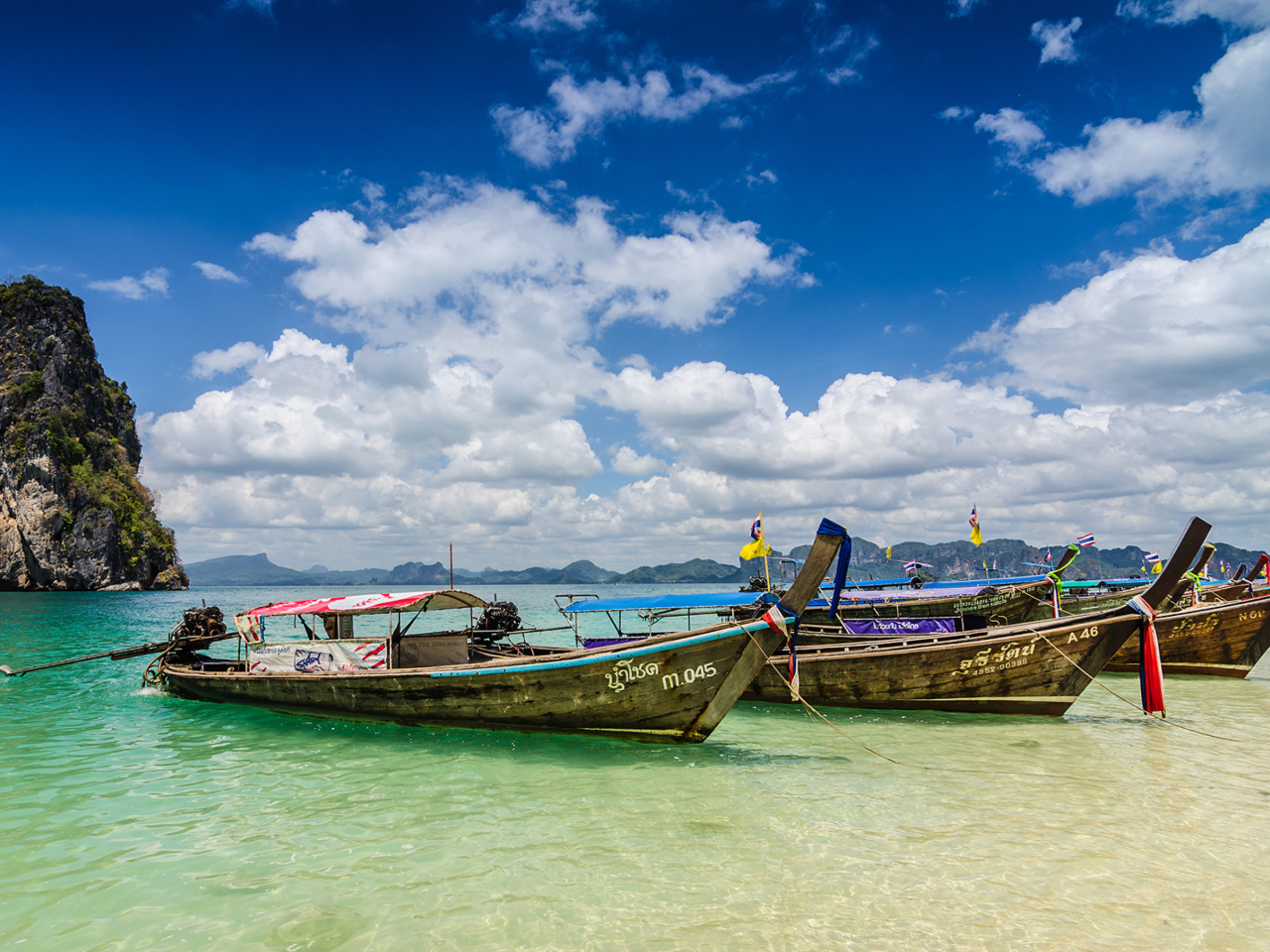 Das Boats in Thailand Phi Phi Wallpaper 1280x960