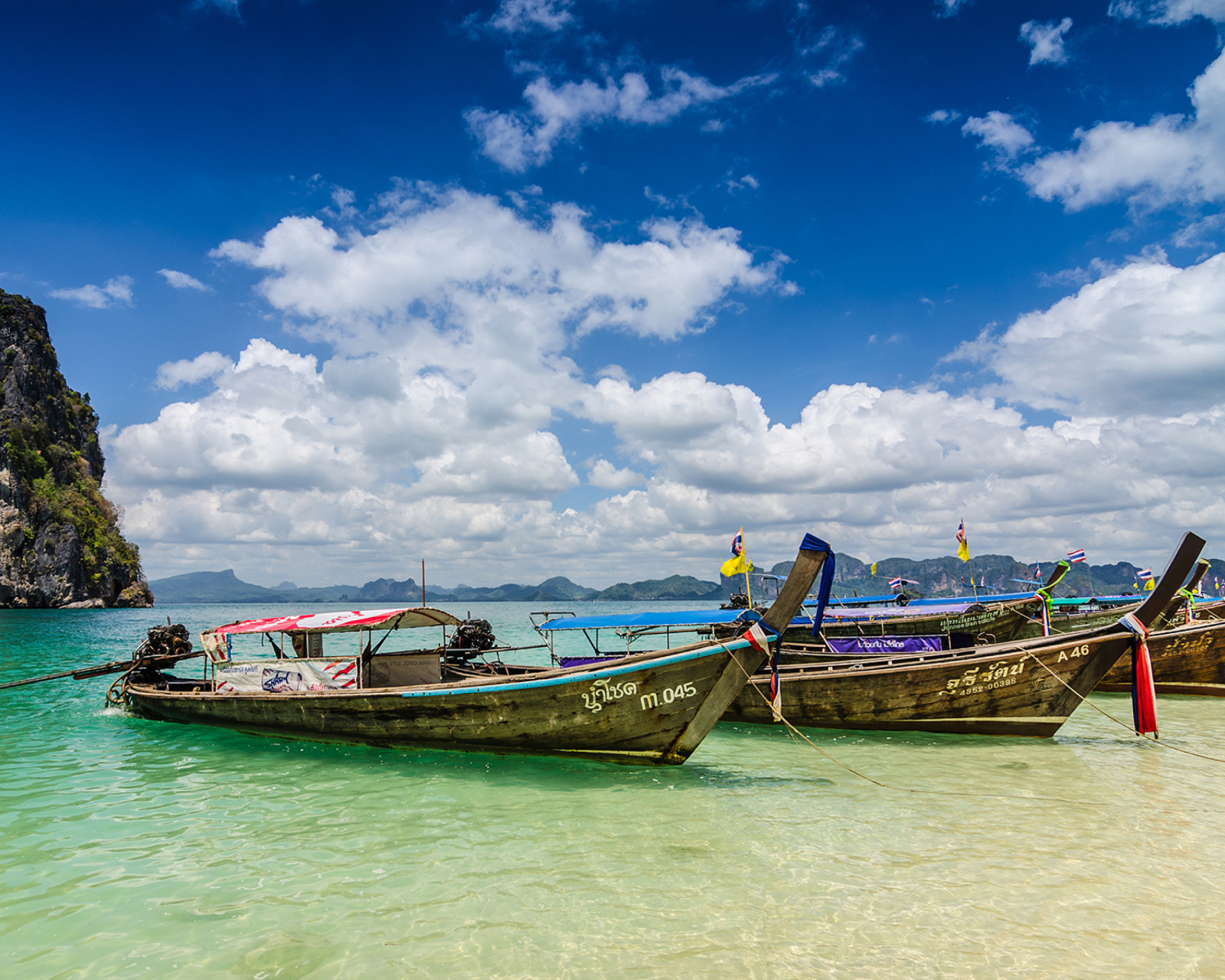 Boats in Thailand Phi Phi screenshot #1 1600x1280