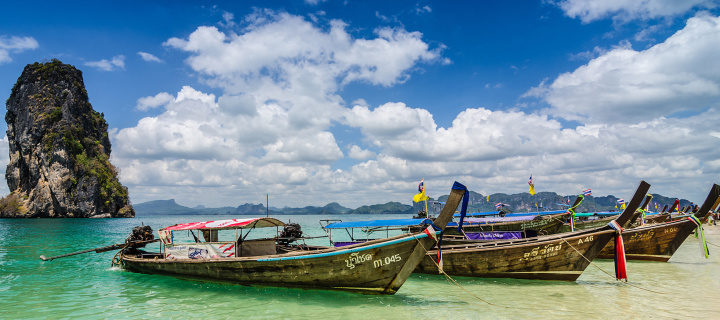 Boats in Thailand Phi Phi screenshot #1 720x320