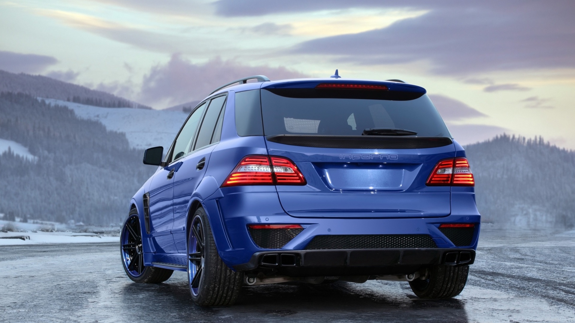 Das 2012 Mercedes Benz ML63 AMG Wallpaper 1920x1080