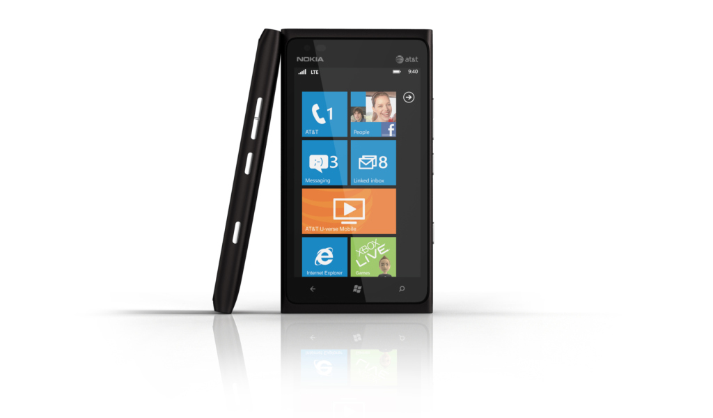 Das Windows Phone Nokia Lumia 900 Wallpaper 1024x600
