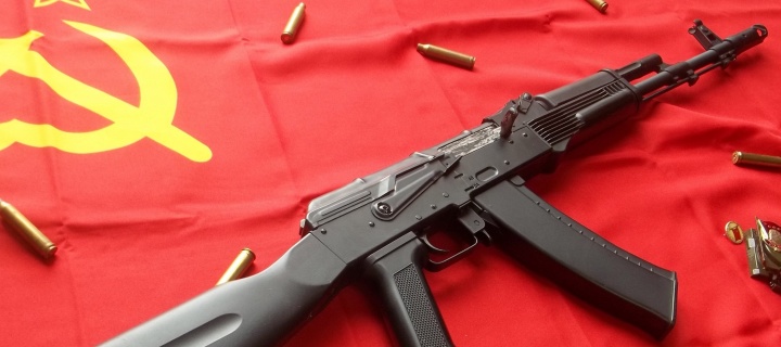 Screenshot №1 pro téma AK47 Assault Rifle and USSR Flag 720x320