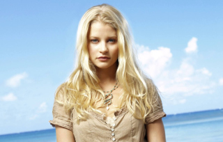 Free Emilie de Ravin Picture for Android, iPhone and iPad