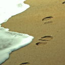 Обои Footprints On Sand 128x128