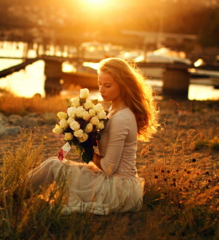 Pretty Girl With White Roses Bouquet - Obrázkek zdarma pro iPad Air