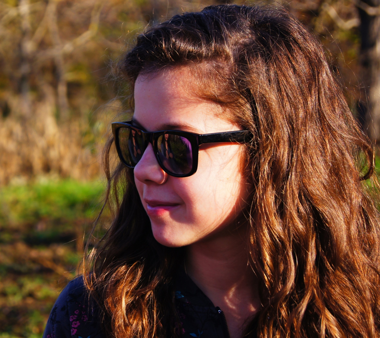Обои Girl In Sunglasses 1440x1280