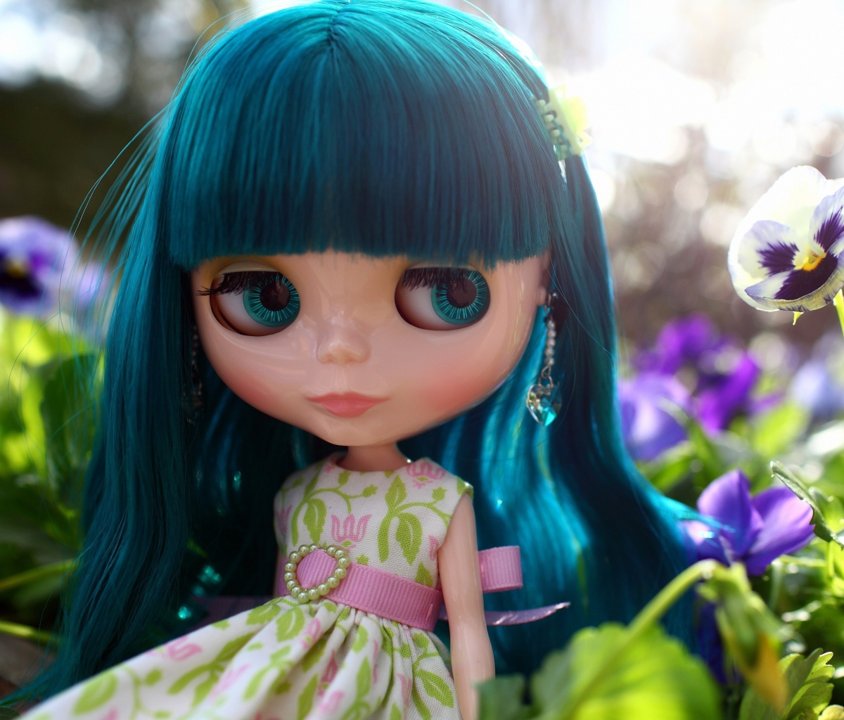 Screenshot №1 pro téma Doll With Blue Hair 1200x1024