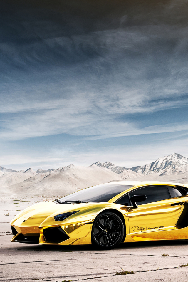 Das Lamborghini Yellow Glance Wallpaper 640x960