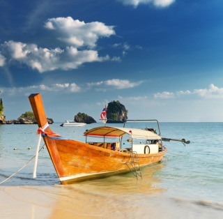 Boat On Beach - Obrázkek zdarma pro 1024x1024