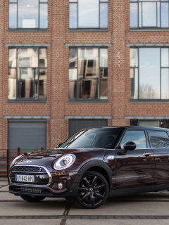 Das 2018 MINI Cooper Clubman Wallpaper 240x320