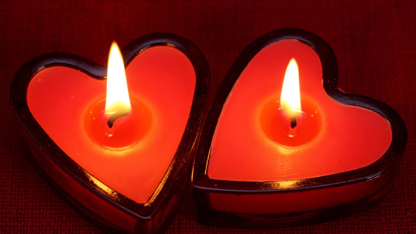 Screenshot №1 pro téma Heart Candles 1366x768