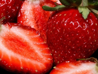 Обои Strawberries 320x240