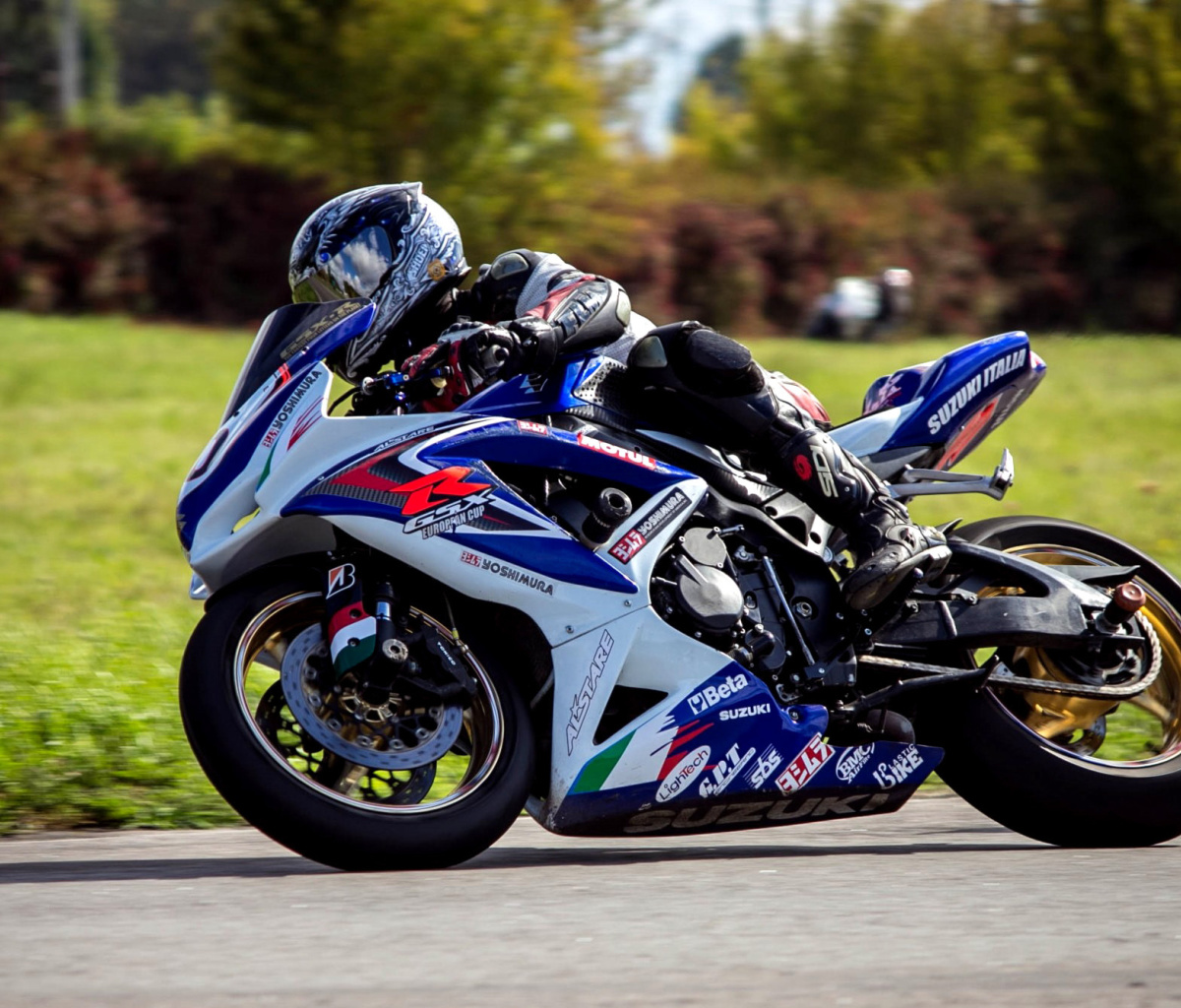 Das Suzuki GSX R Bike Wallpaper 1200x1024