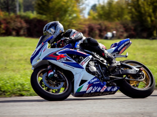 Screenshot №1 pro téma Suzuki GSX R Bike 320x240