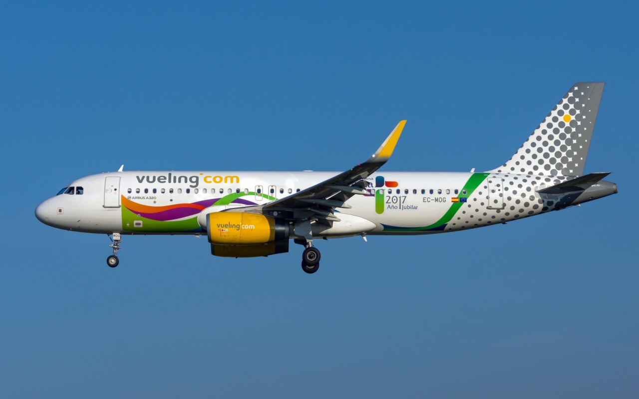 Airbus A320 Vueling Airlines wallpaper 1280x800