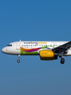 Обои Airbus A320 Vueling Airlines 240x320