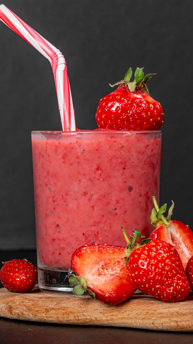 Fondo de pantalla Strawberry smoothie 640x1136