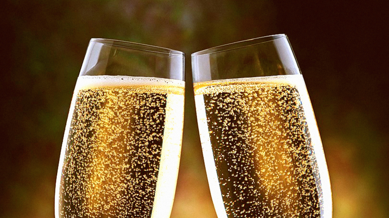 Champagne Toast wallpaper 1366x768