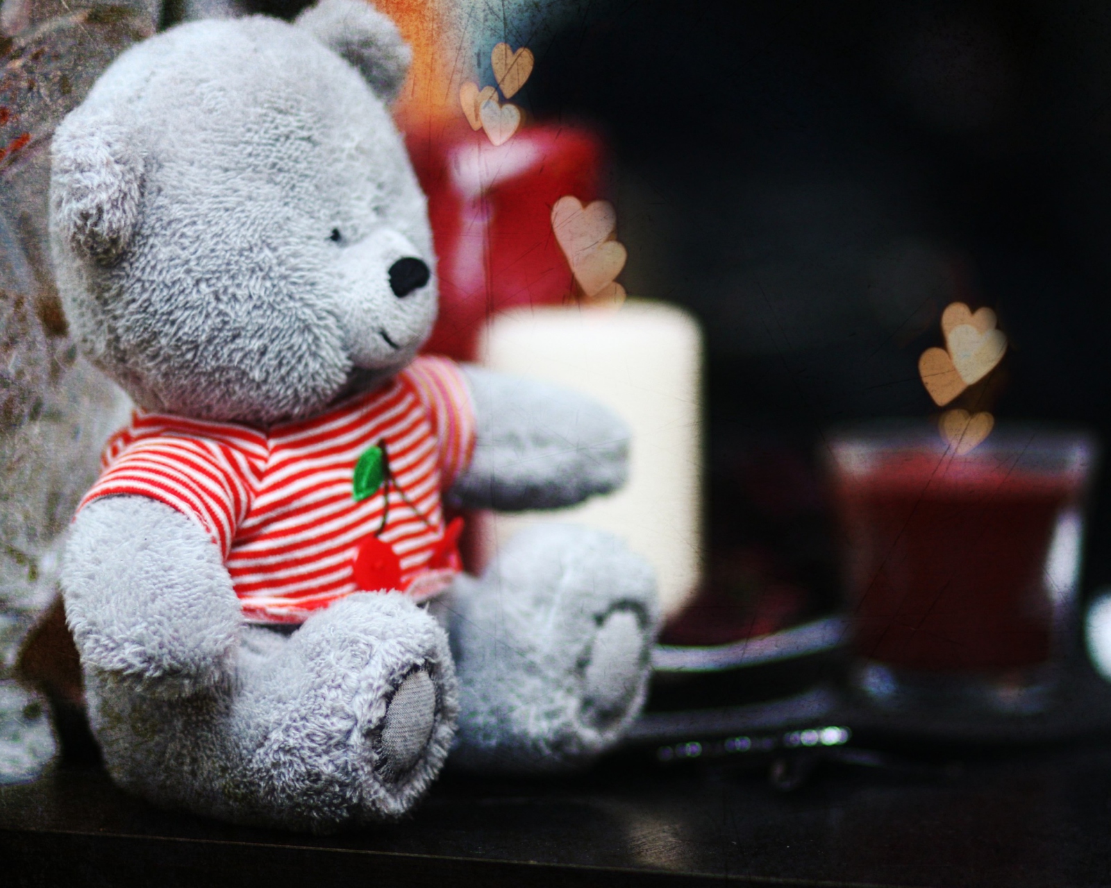 Sfondi Lovely Grey Teddy Bear 1600x1280