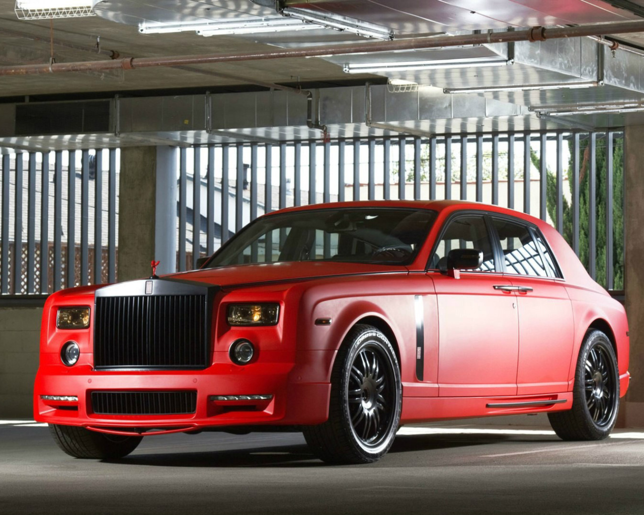 Sfondi Rolls Royce Phantom VIII 1280x1024