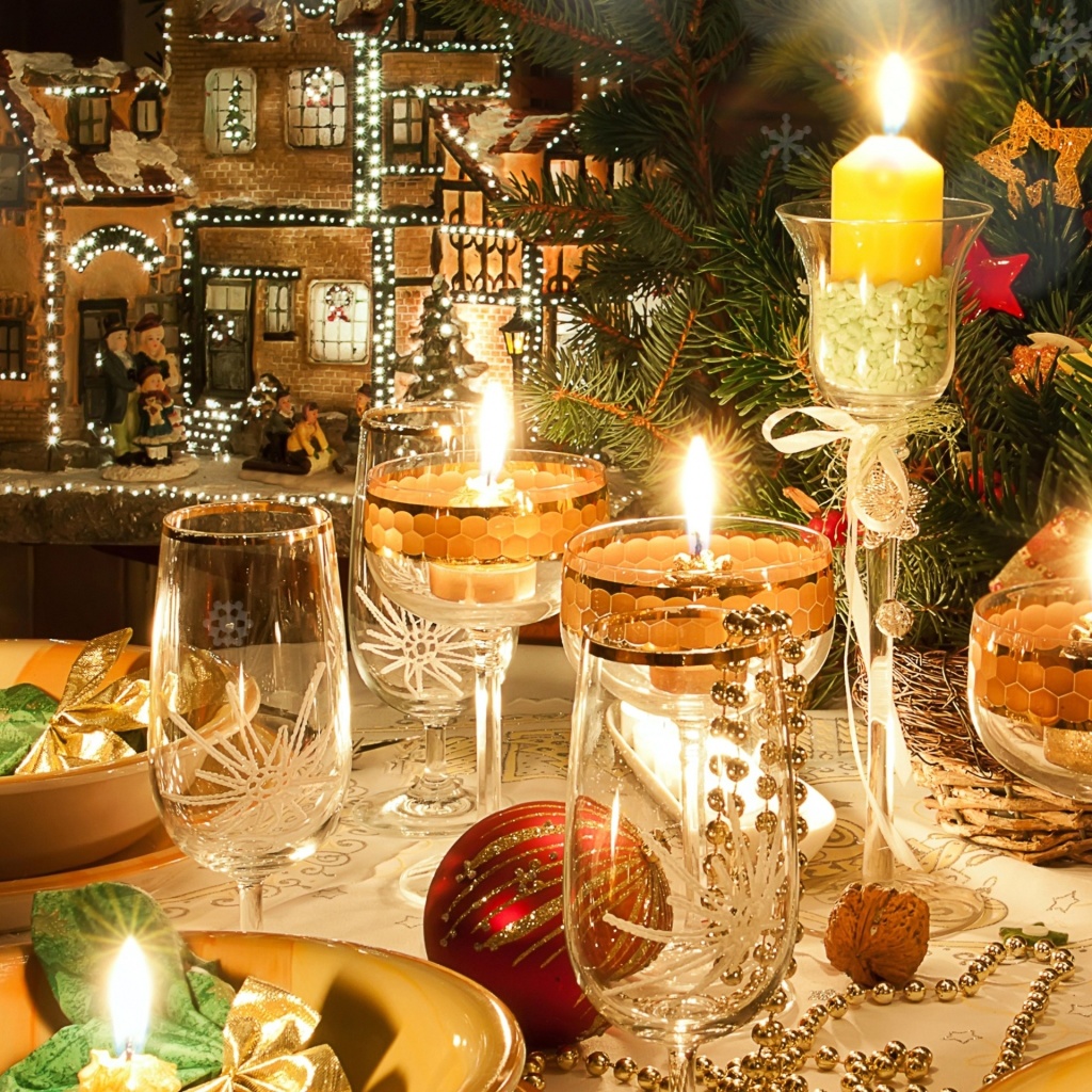 Rich New Year table wallpaper 1024x1024