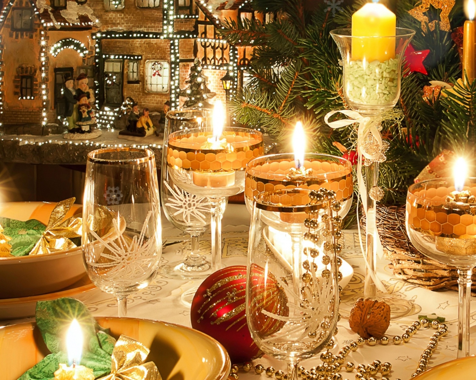 Обои Rich New Year table 1600x1280