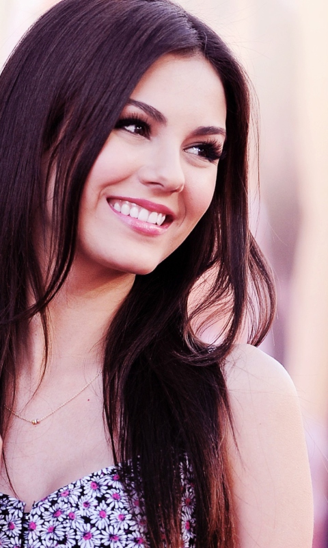 Screenshot №1 pro téma Victoria Justice 480x800