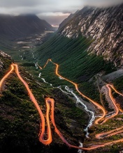 Sfondi Trollstigen Serpentine Road in Norway 176x220