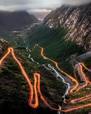 Trollstigen Serpentine Road in Norway sfondi gratuiti per Nokia X7