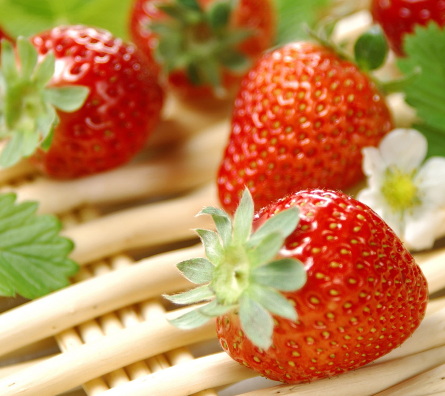 Das Fresh Strawberries Wallpaper 1440x1280