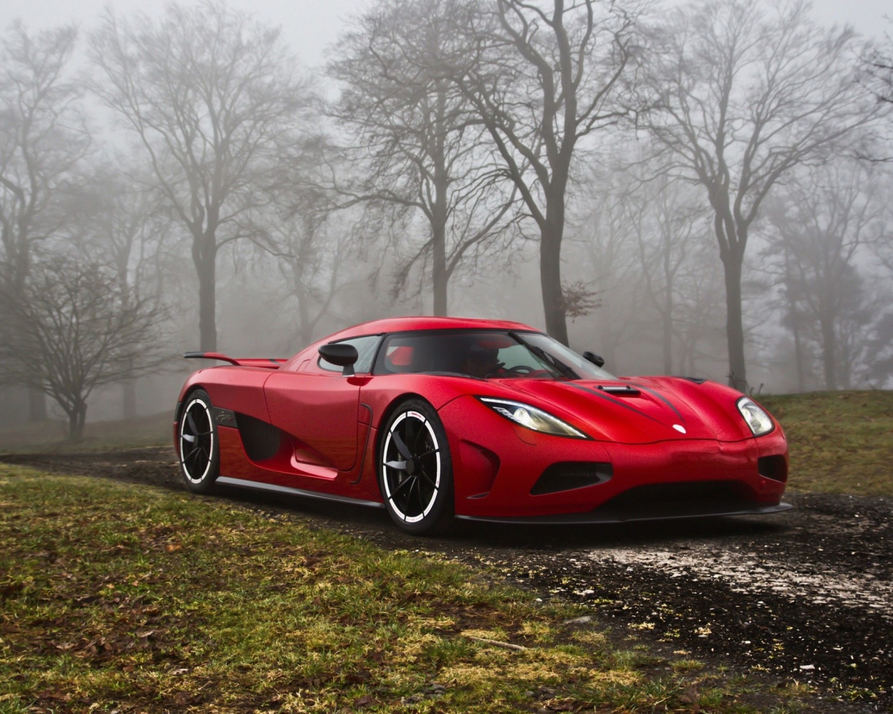 Koenigsegg Agera R wallpaper 1280x1024