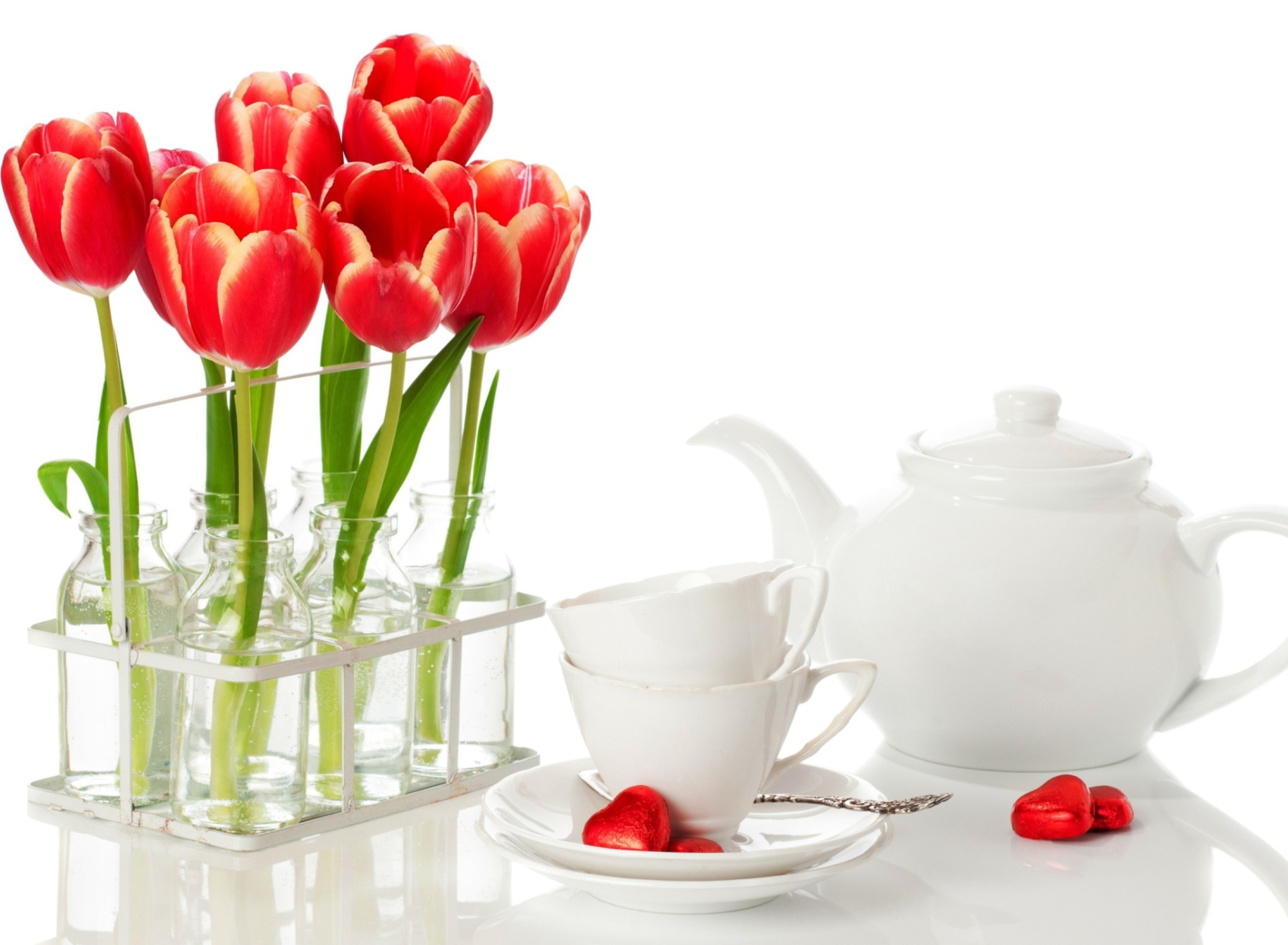 Screenshot №1 pro téma Tulips And Teapot 1920x1408