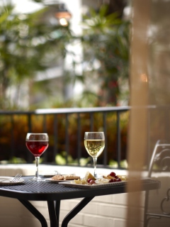 Das Lunch With Wine On Terrace Wallpaper 240x320