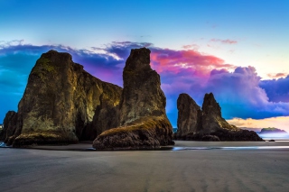 Dominican Beach with Rock - Obrázkek zdarma pro Sony Xperia Tablet S