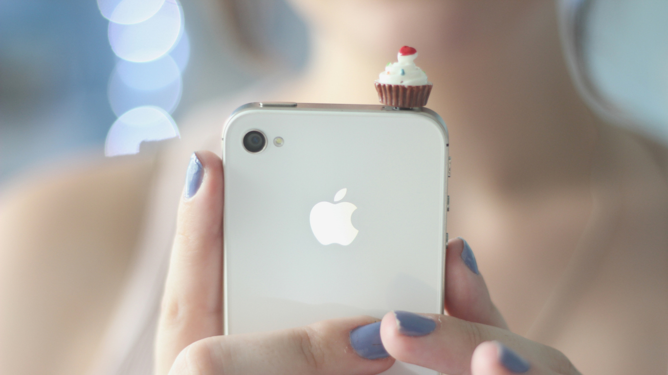 Screenshot №1 pro téma Cupcake Iphone 1366x768