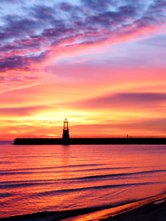 Das Lighthouse And Red Sunset Beach Wallpaper 240x320