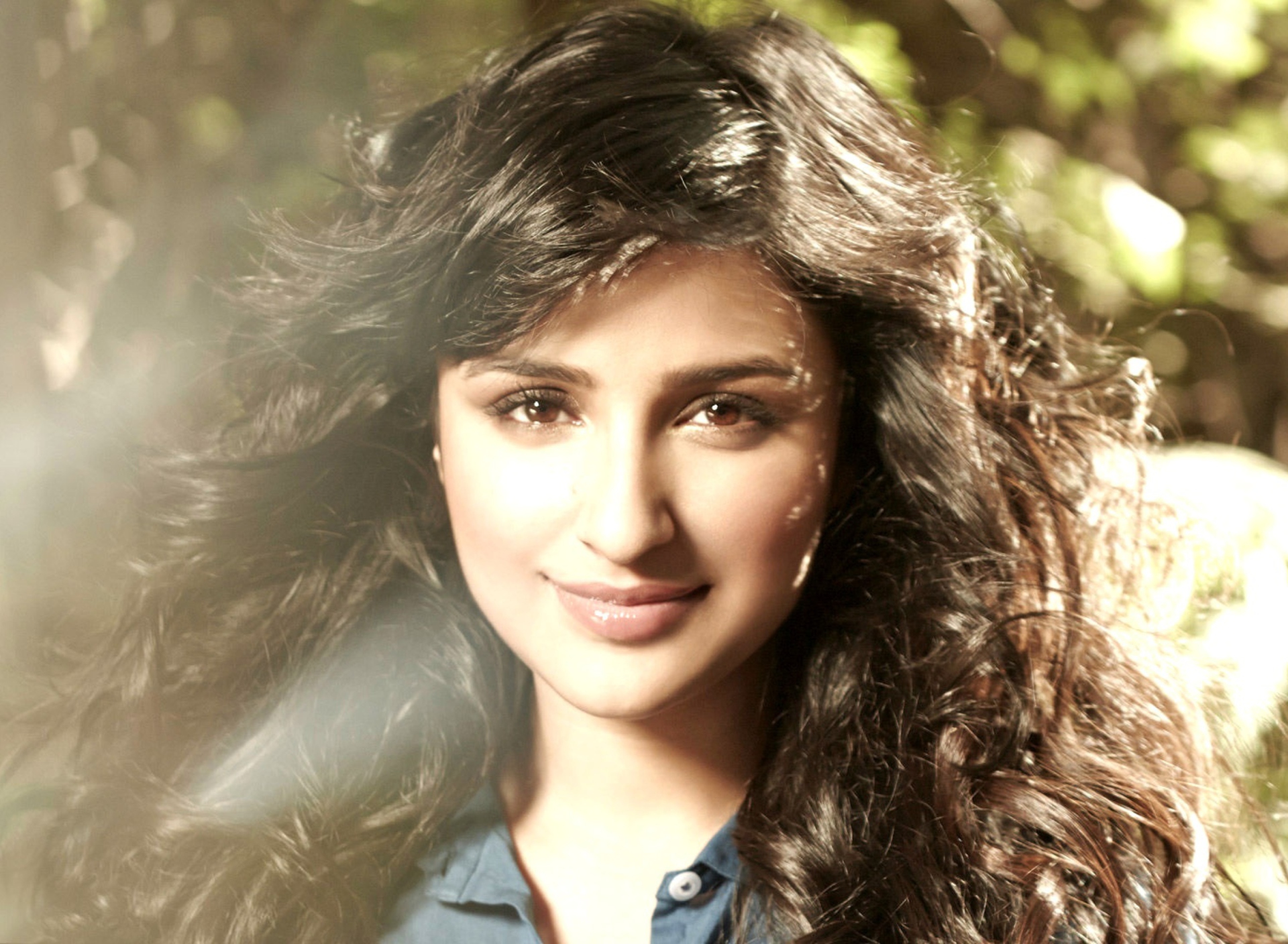 Screenshot №1 pro téma Parineeti Chopra 2013 1920x1408