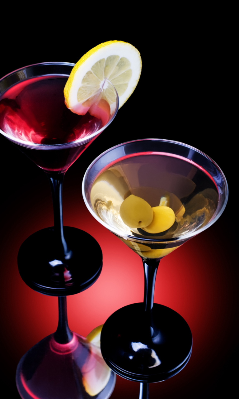 Das Cocktail With Olives Wallpaper 768x1280
