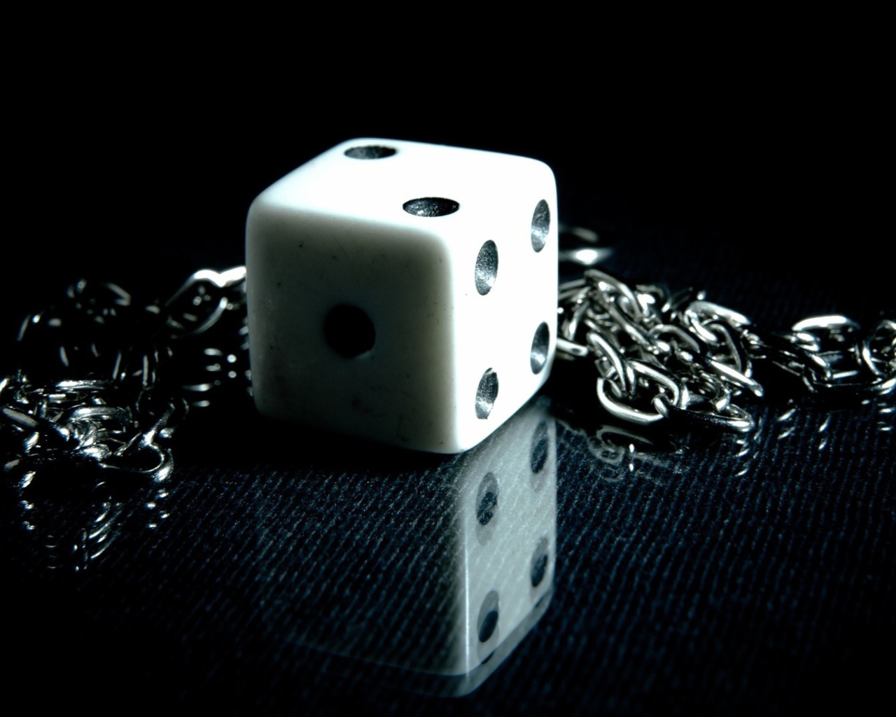 Dice And Metal Chain wallpaper 1280x1024