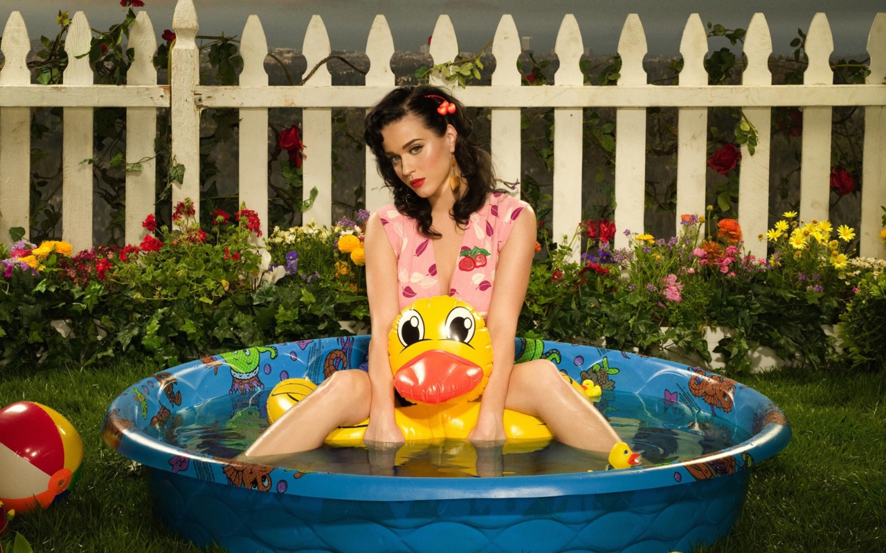 Das Katy Perry And Yellow Duck Wallpaper 1280x800