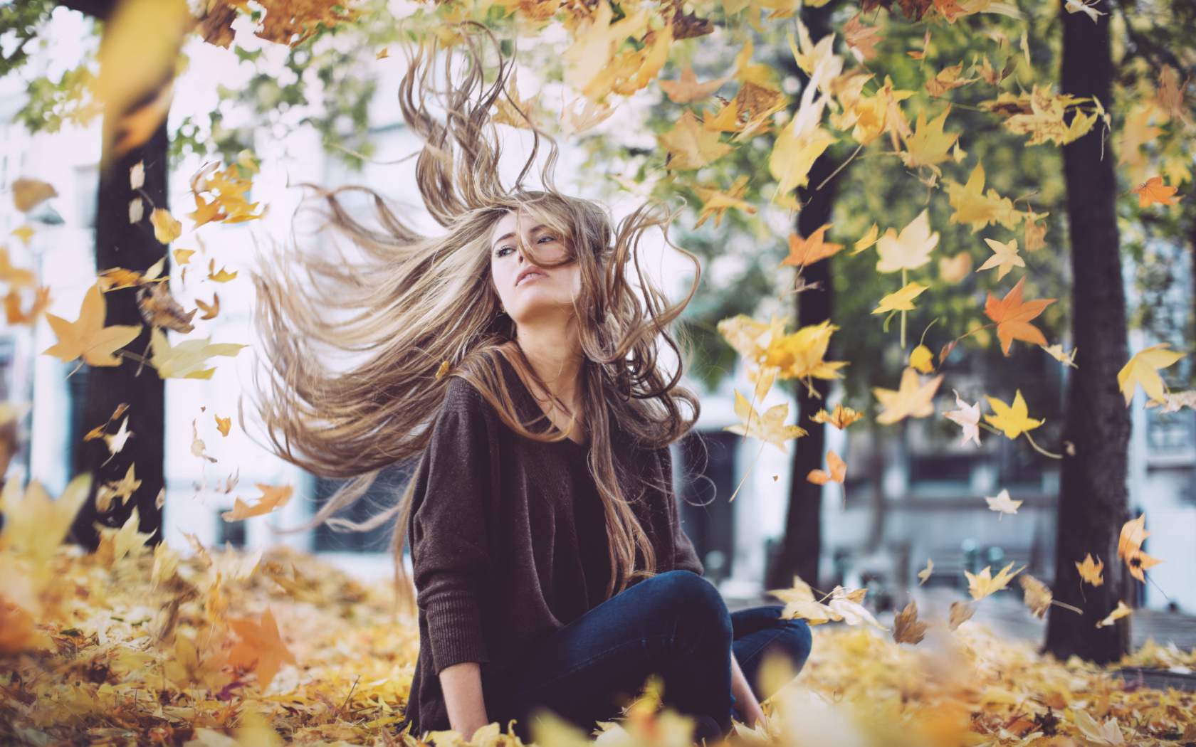 Autumn Girl wallpaper 1680x1050