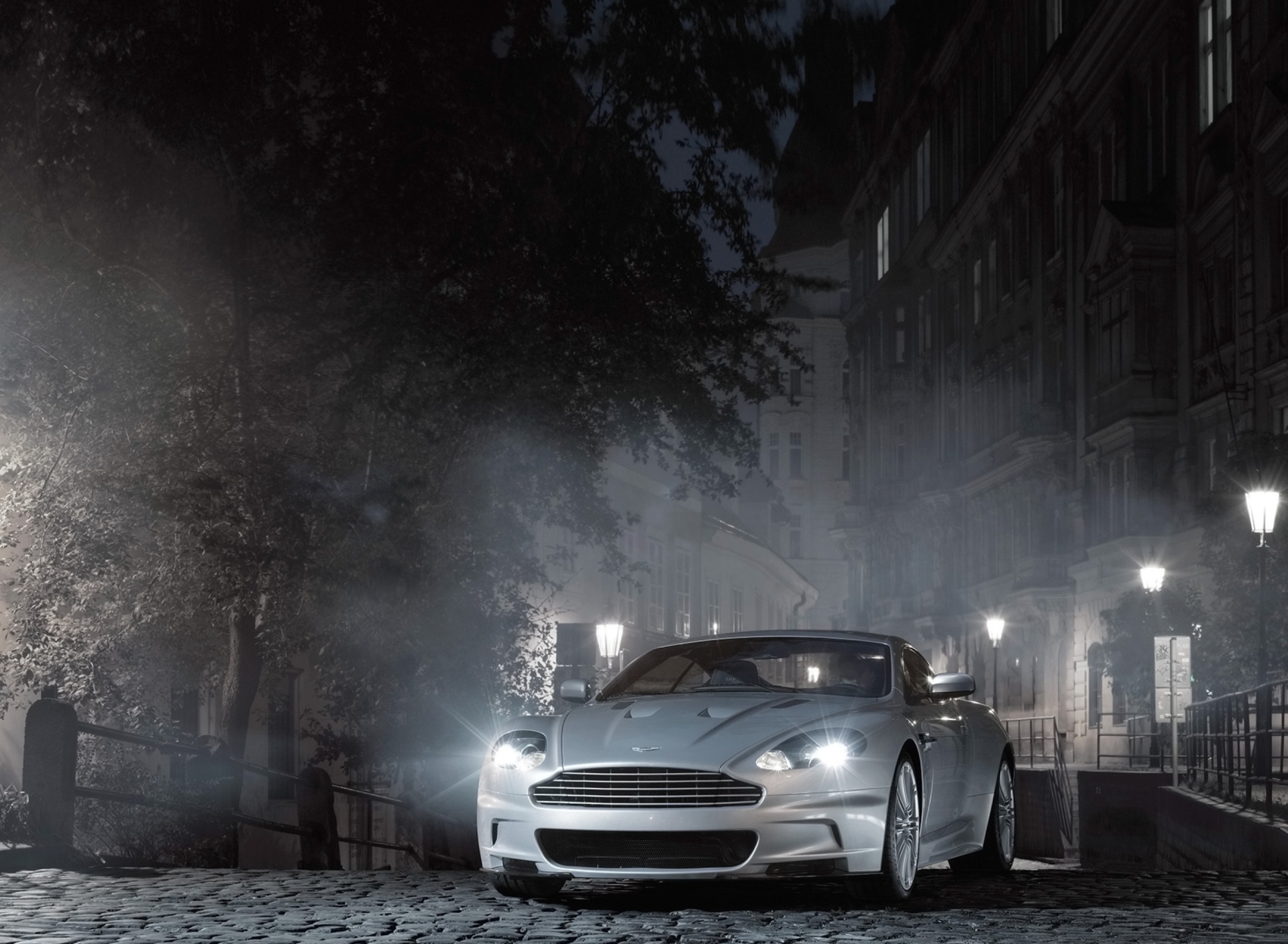 Fondo de pantalla White Aston Martin At Night 1920x1408