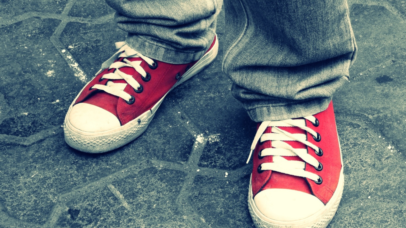 Screenshot №1 pro téma Red Sneakers 1600x900