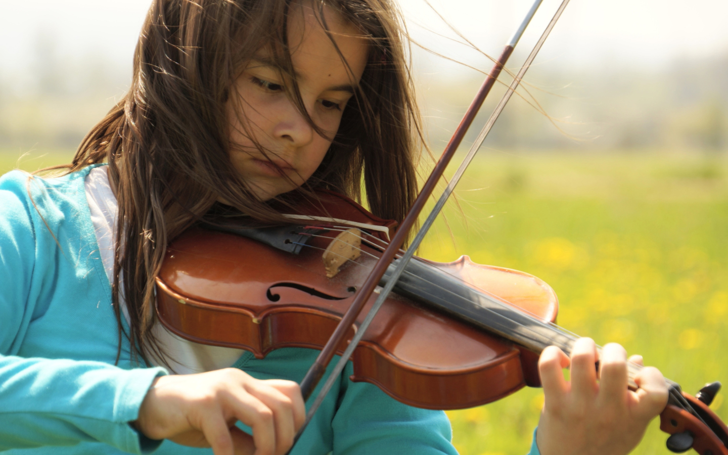 Das Girl Playing Violin Wallpaper 1440x900